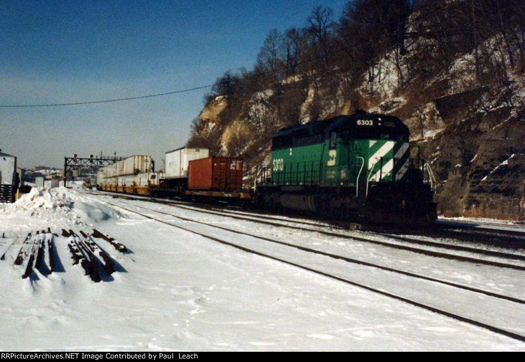Intermodal rolls east